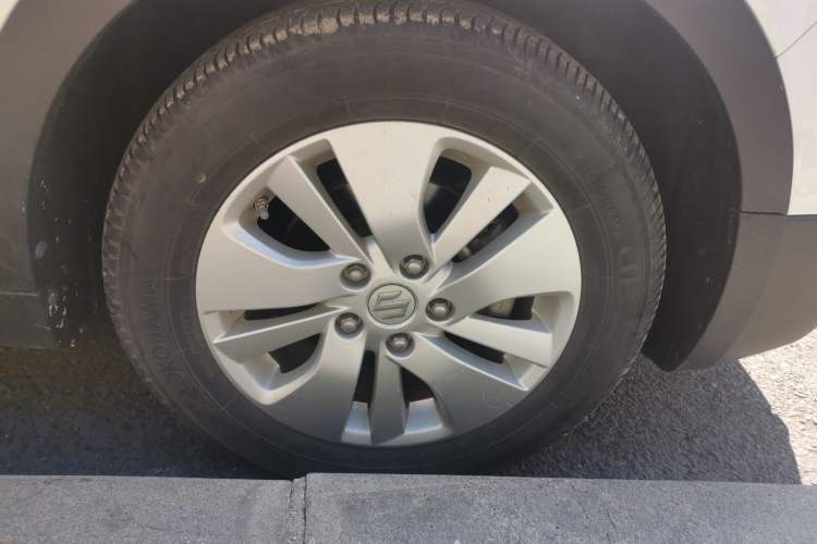 Used Suzuki S-Cross 2014 1.6L CVT Two-Wheel Drive Elite Version Right Front Wheel Hub
