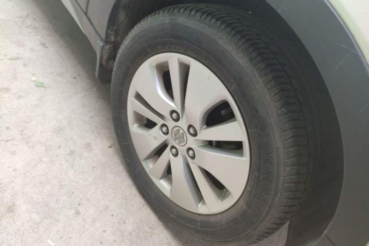 Used Suzuki S-Cross 2014 1.6L Manual Two-Wheel Drive Elite Model Right Front Wheel Hub