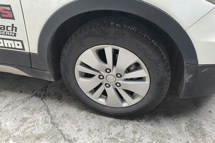 Used Suzuki S-Cross 2014 1.6L Manual Two-Wheel Drive Elite Model Right Front Wheel Hub