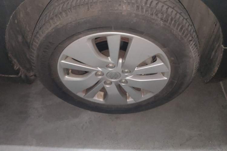 Used Suzuki S-Cross 2014 1.6L Manual Two-Wheel Drive Elite Model Right Front Wheel Hub