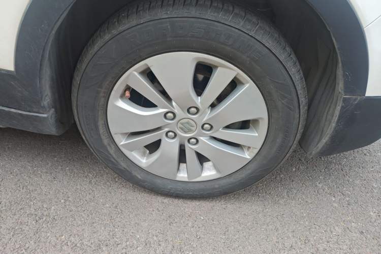 Used Suzuki S-Cross 2014 1.6L CVT Two-Wheel Drive Entry Model Right Front Wheel Hub