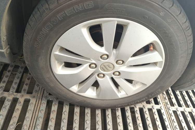 Used Suzuki S-Cross 2014 1.6L Manual Two-Wheel Drive Elite Model Right Front Wheel Hub