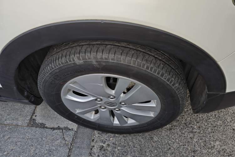 Used Suzuki S-Cross 2014 1.6L Manual Two-Wheel Drive Entry Model Right Front Wheel Hub