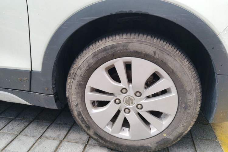 Used Suzuki S-Cross 2014 1.6L CVT Two-Wheel Drive Elite Version Right Front Wheel Hub
