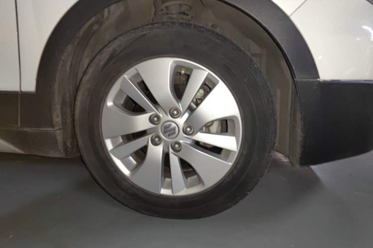 Used Suzuki S-Cross 2014 1.6L CVT Two-Wheel Drive Elite Version Right Front Wheel Hub