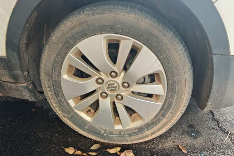 Used Suzuki S-Cross 2014 1.6L Manual Two-Wheel Drive Elite Model Right Front Wheel Hub
