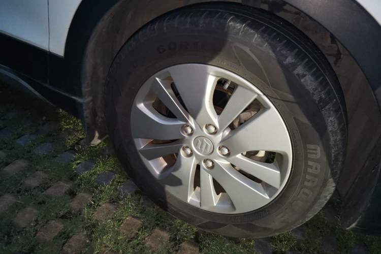 Used Suzuki S-Cross 2014 1.6L Manual Two-Wheel Drive Elite Model Right Front Wheel Hub