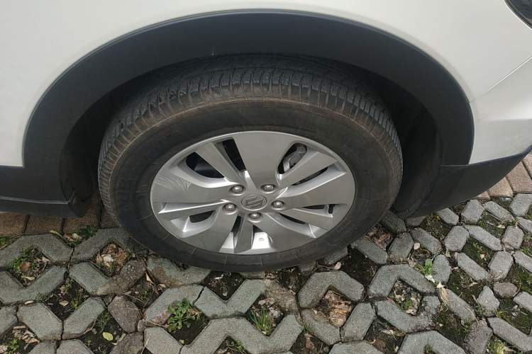 Used Suzuki S-Cross 2014 1.6L CVT Two-Wheel Drive Elite Version Right Front Wheel Hub