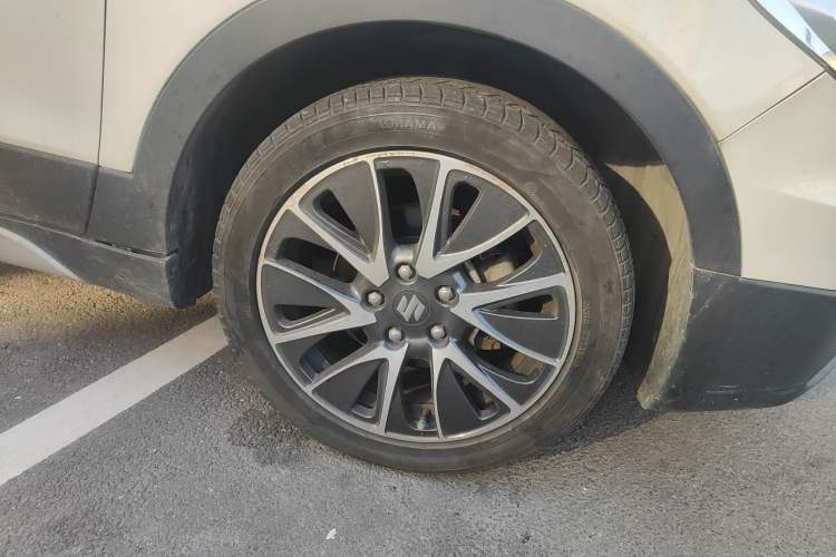 Used Suzuki S-Cross 2014 1.6L CVT Four-Wheel Drive Luxury Version Right Front Wheel Hub