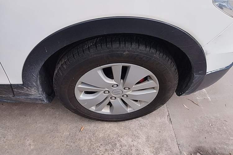 Used Suzuki S-Cross 2014 1.6L CVT Two-Wheel Drive Entry Model Right Front Wheel Hub