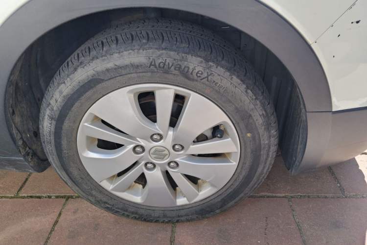 Used Suzuki S-Cross 2014 1.6L CVT Two-Wheel Drive Elite Version Right Front Wheel Hub