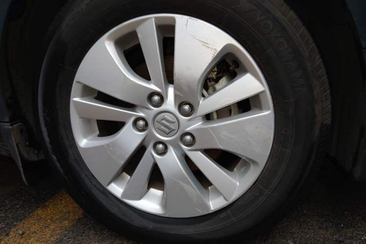 Used Suzuki S-Cross 2014 1.6L CVT Two-Wheel Drive Elite Version Right Front Wheel Hub