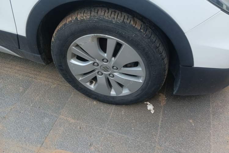 Used Suzuki S-Cross 2014 1.6L CVT Two-Wheel Drive Elite Version Right Front Wheel Hub