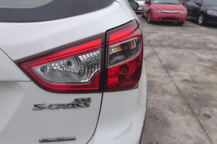 Used Suzuki S-Cross 2014 1.6L CVT Four-Wheel Drive Luxury Version Right Rear Taillight