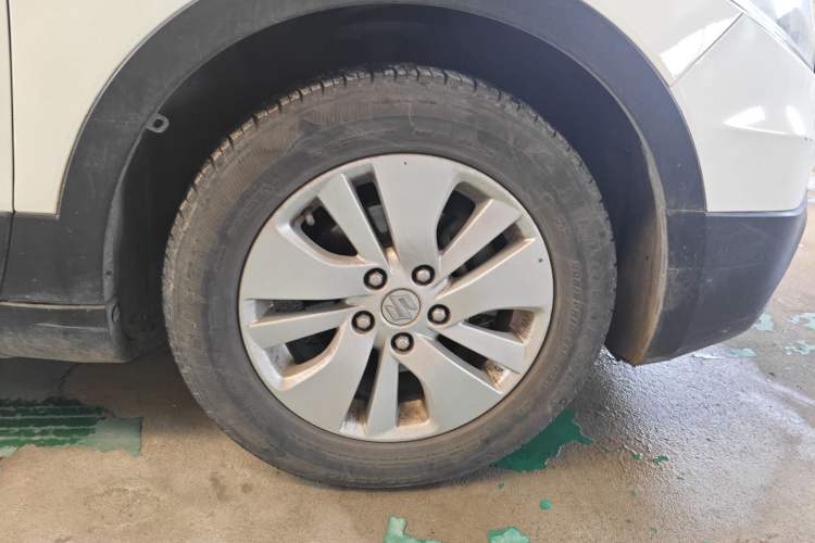 Used Suzuki S-Cross 2014 1.6L Manual Two-Wheel Drive Entry Model Right Rear Wheel Hub