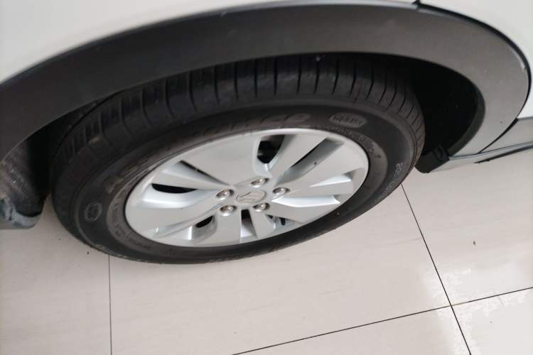 Used Suzuki S-Cross 2014 1.6L CVT Two-Wheel Drive Entry Model Right Rear Wheel Hub