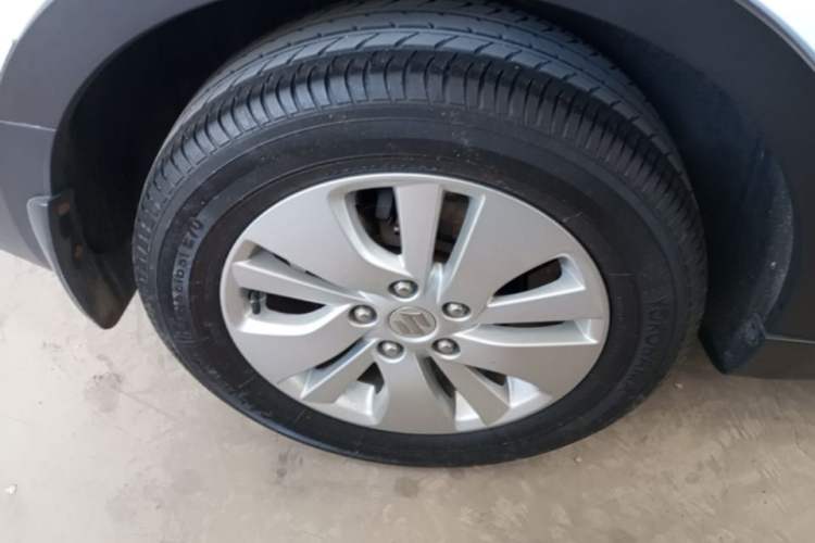 Used Suzuki S-Cross 2014 1.6L Manual Two-Wheel Drive Entry Model Right Rear Wheel Hub