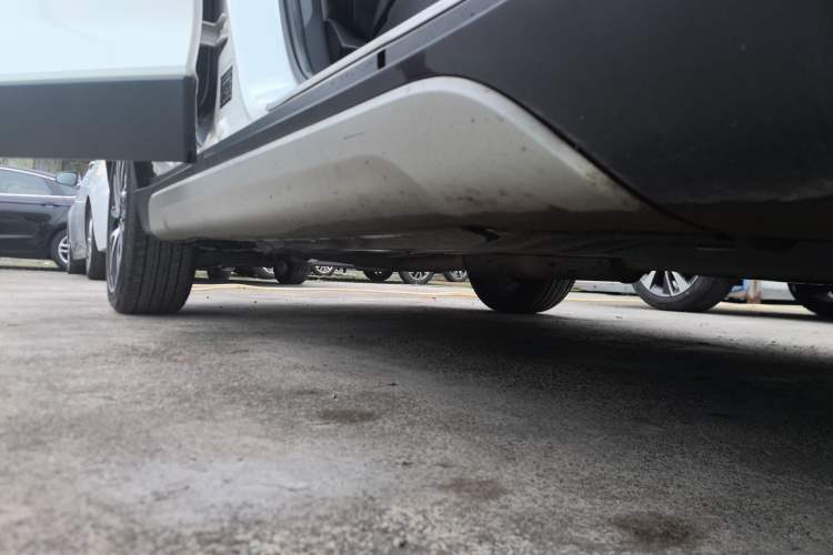 Used Suzuki S-Cross 2014 1.6L CVT Four-Wheel Drive Luxury Version Right Side Sill