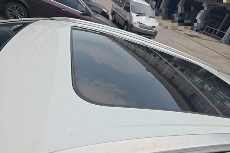Used Suzuki S-Cross 2014 1.6L CVT Two-Wheel Drive Elite Version Roof