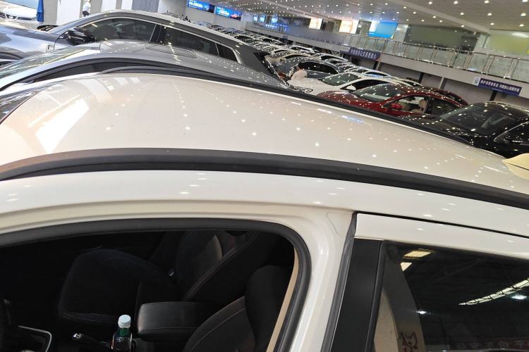 Used Suzuki S-Cross 2014 1.6L CVT Two-Wheel Drive Entry Model Roof