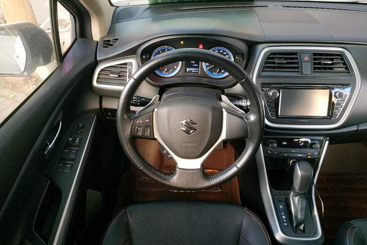 Used Suzuki S-Cross 2014 1.6L CVT Two-Wheel Drive Elite Version Steering Wheel