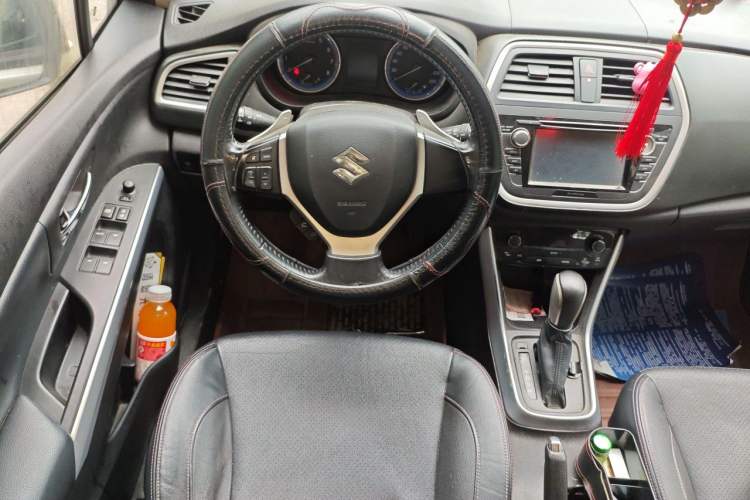 Used Suzuki S-Cross 2014 1.6L CVT Two-Wheel Drive Elite Version Steering Wheel