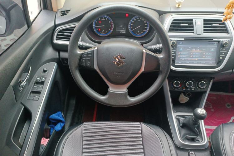 Used Suzuki S-Cross 2014 1.6L Manual Two-Wheel Drive Entry Model Steering Wheel