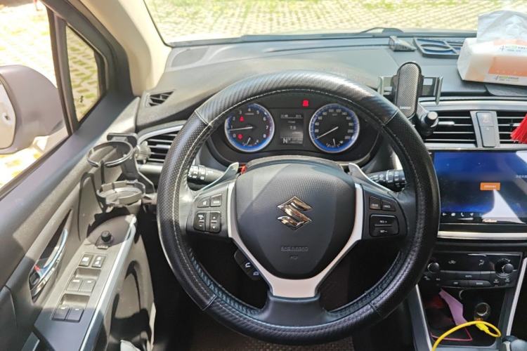 Used Suzuki S-Cross 2014 1.6L CVT Two-Wheel Drive Elite Version Steering Wheel