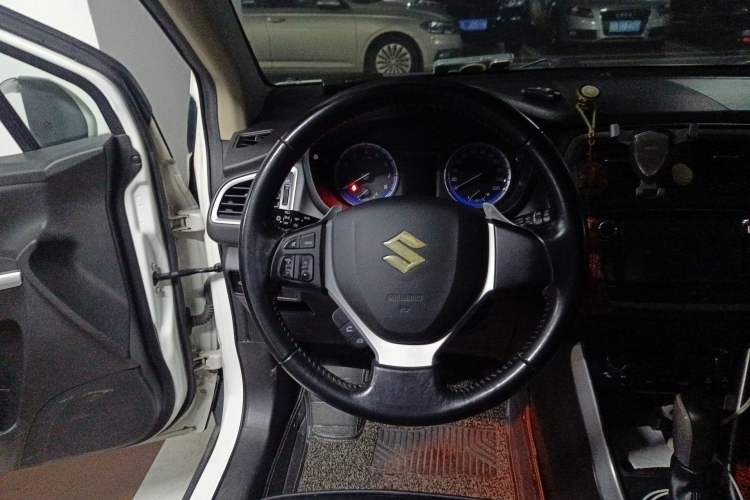 Used Suzuki S-Cross 2014 1.6L CVT Two-Wheel Drive Elite Version Steering Wheel