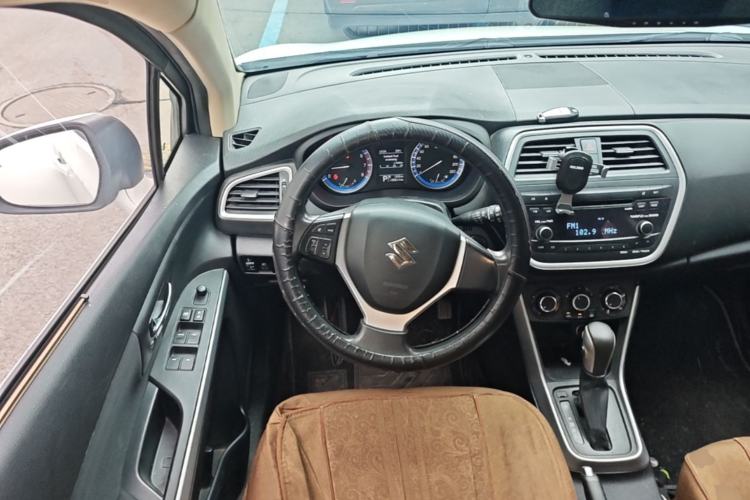 Used Suzuki S-Cross 2014 1.6L CVT Two-Wheel Drive Entry Model Steering Wheel