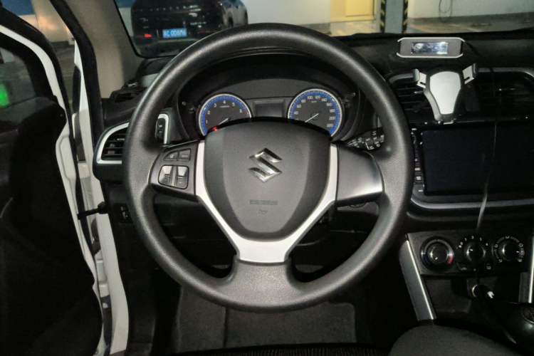 Used Suzuki S-Cross 2014 1.6L Manual Two-Wheel Drive Entry Model Steering Wheel
