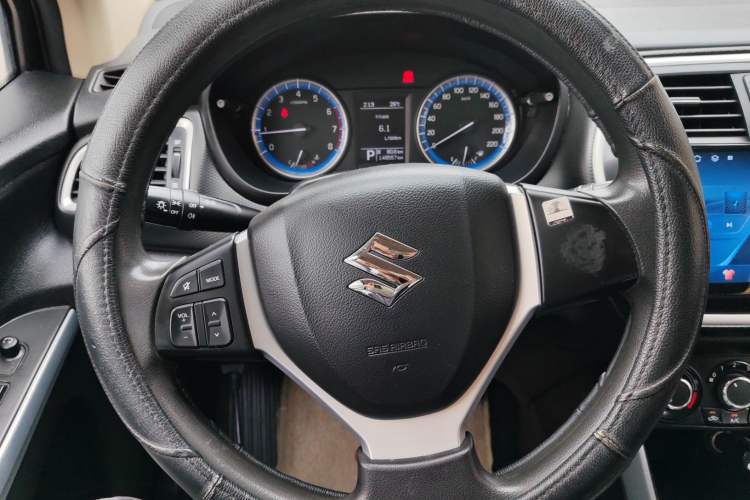 Used Suzuki S-Cross 2014 1.6L CVT Two-Wheel Drive Entry Model Steering Wheel