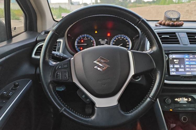 Used Suzuki S-Cross 2014 1.6L Manual Two-Wheel Drive Elite Model Steering Wheel