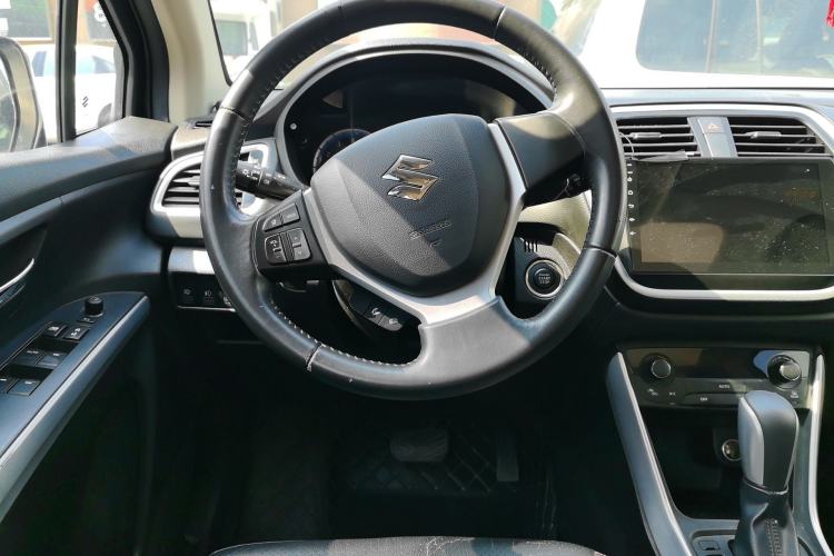 Used Suzuki S-Cross 2014 1.6L CVT Two-Wheel Drive Elite Version Steering Wheel