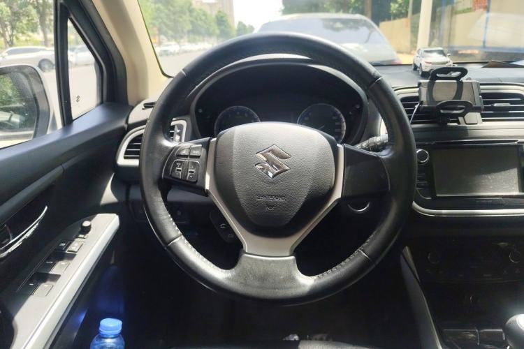 Used Suzuki S-Cross 2014 1.6L Manual Two-Wheel Drive Elite Model Steering Wheel