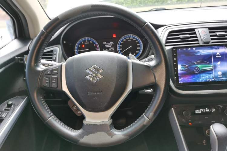 Used Suzuki S-Cross 2014 1.6L CVT Two-Wheel Drive Elite Version Steering Wheel