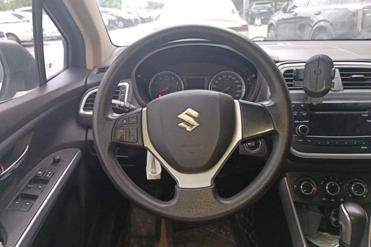 Used Suzuki S-Cross 2014 1.6L CVT Two-Wheel Drive Entry Model Steering Wheel