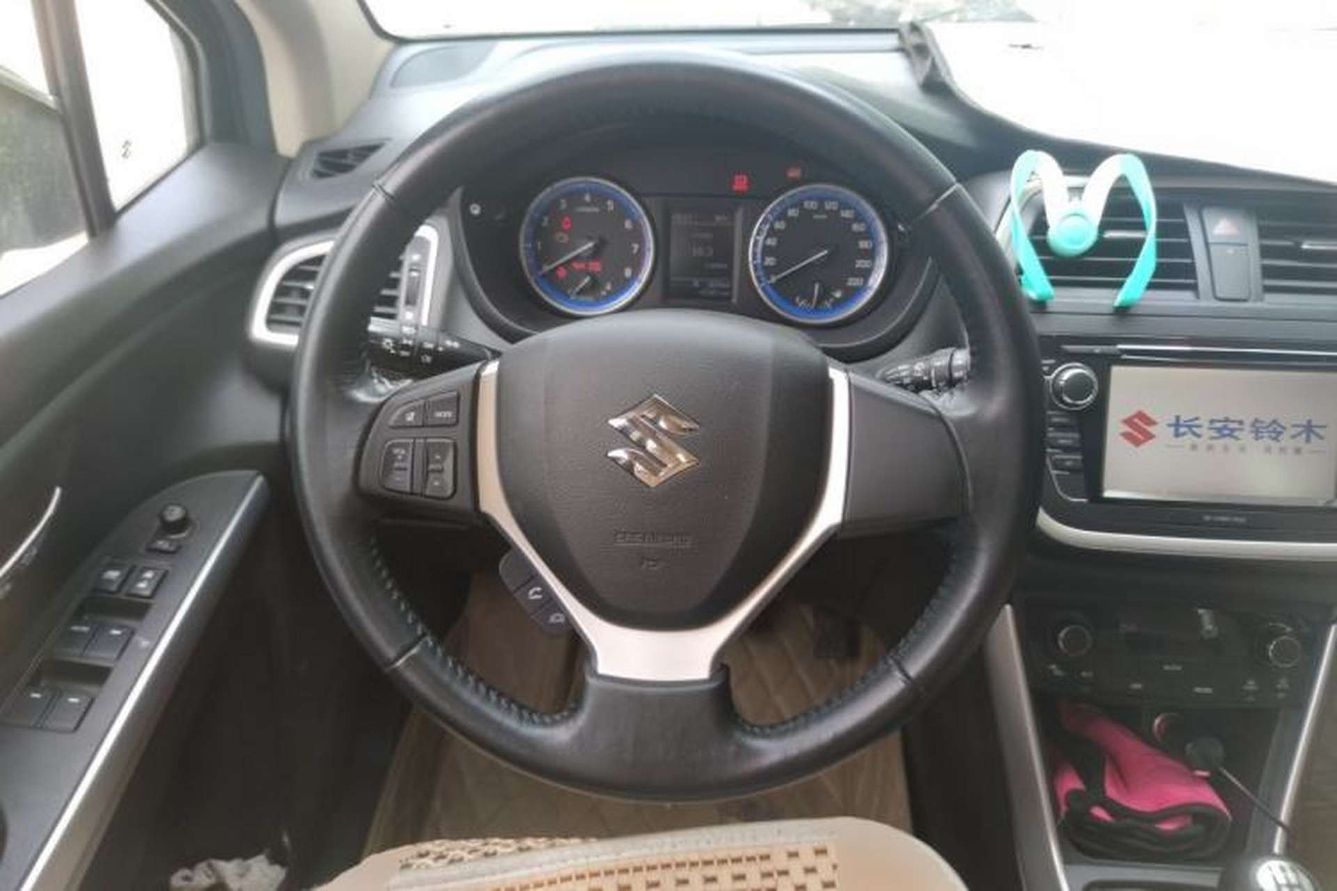 Used Suzuki S-Cross 2014 1.6L Manual Two-Wheel Drive Elite Model Steering Wheel