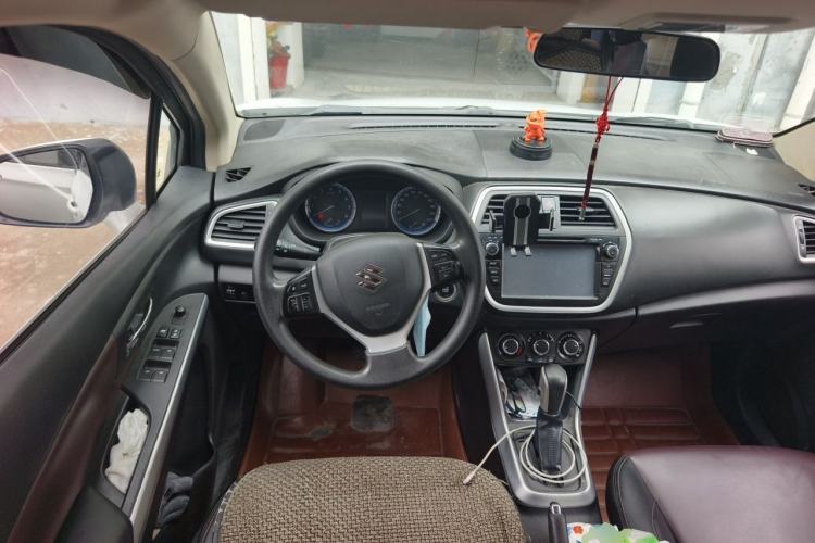 Used Suzuki S-Cross 2014 1.6L CVT Two-Wheel Drive Entry Model Steering Wheel
