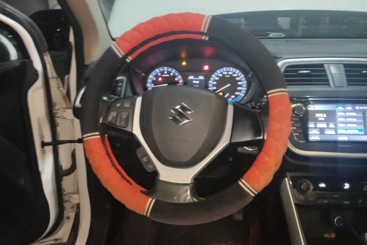 Used Suzuki S-Cross 2014 1.6L Manual Two-Wheel Drive Elite Model Steering Wheel
