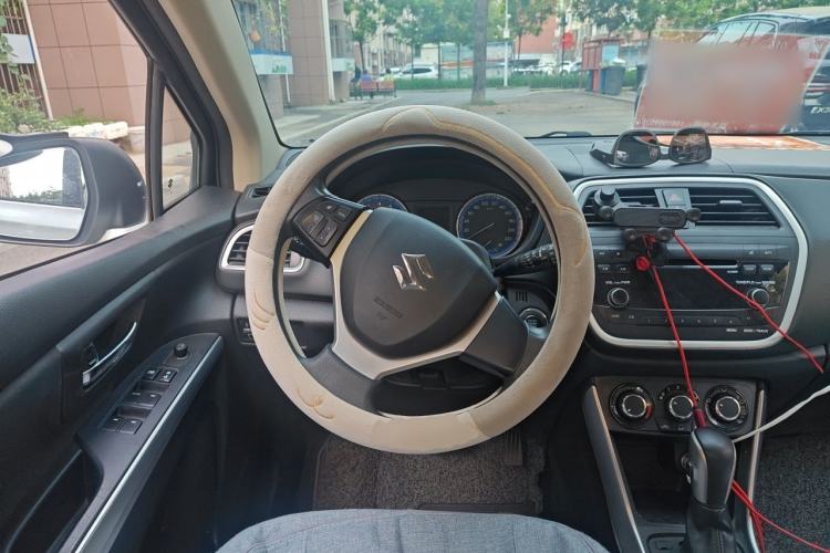 Used Suzuki S-Cross 2014 1.6L CVT Two-Wheel Drive Entry Model Steering Wheel