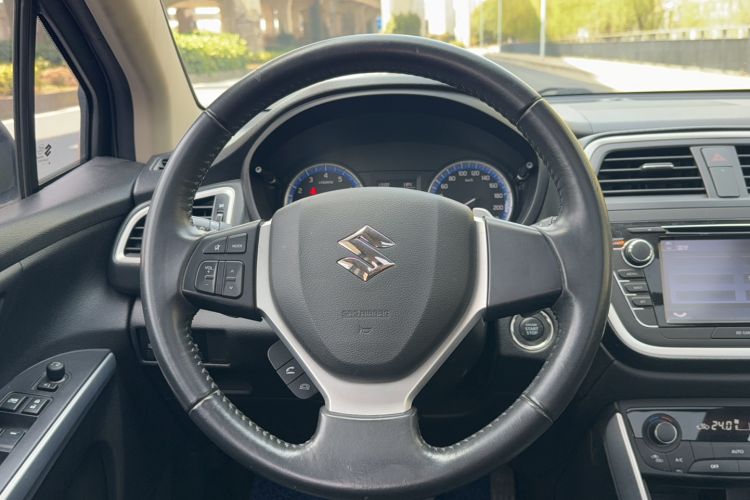 Used Suzuki S-Cross 2014 1.6L CVT Two-Wheel Drive Elite Version Steering Wheel