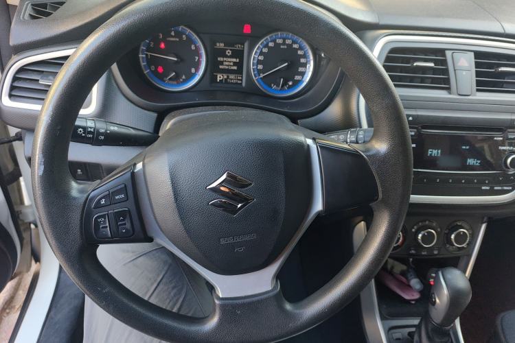 Used Suzuki S-Cross 2014 1.6L CVT Two-Wheel Drive Entry Model Steering Wheel