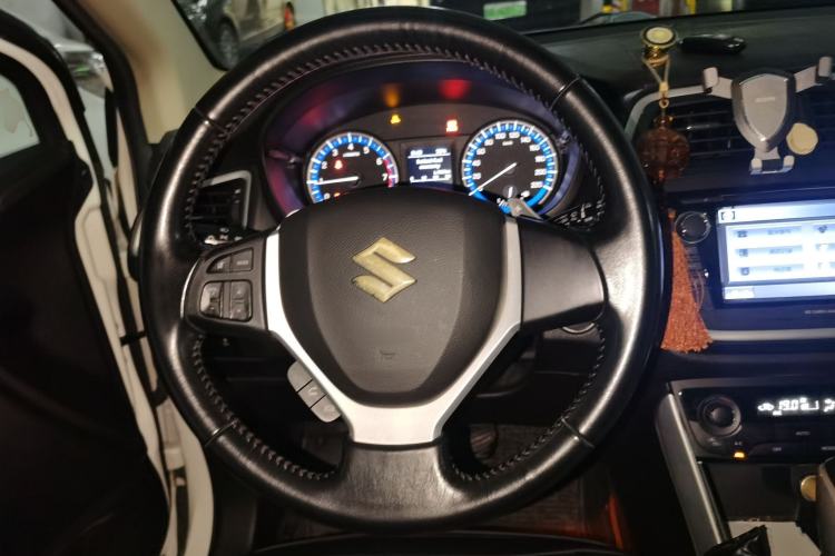 Used Suzuki S-Cross 2014 1.6L CVT Two-Wheel Drive Elite Version Steering Wheel
