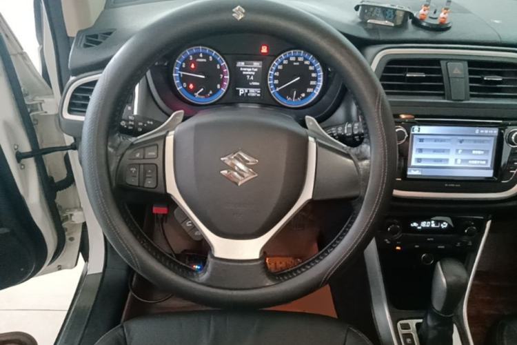 Used Suzuki S-Cross 2014 1.6L CVT Two-Wheel Drive Elite Version Steering Wheel