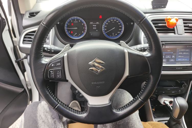 Used Suzuki S-Cross 2014 1.6L CVT Two-Wheel Drive Elite Version Steering Wheel