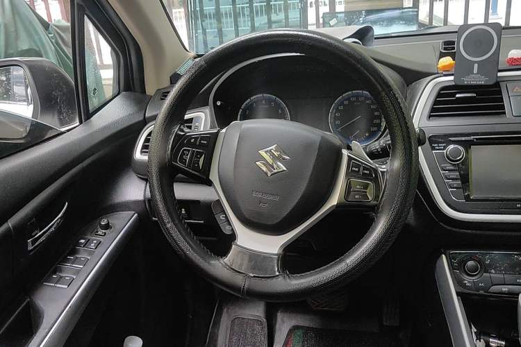 Used Suzuki S-Cross 2014 1.6L CVT Two-Wheel Drive Elite Version Steering Wheel