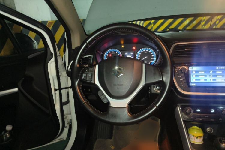 Used Suzuki S-Cross 2014 1.6L Manual Two-Wheel Drive Elite Model Steering Wheel