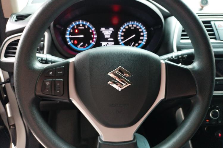 Used Suzuki S-Cross 2014 1.6L CVT Two-Wheel Drive Entry Model Steering Wheel
