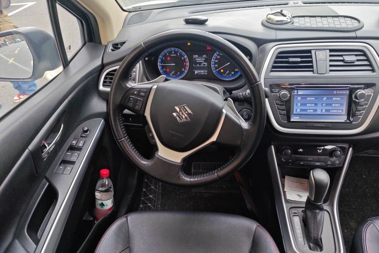 Used Suzuki S-Cross 2014 1.6L CVT Two-Wheel Drive Elite Version Steering Wheel